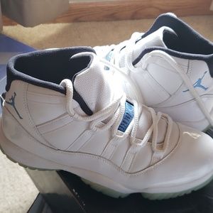 Jordan 11 Retro - White/Legend Blue